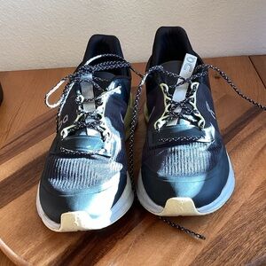 On Running Black and Yellow Sneakers 10